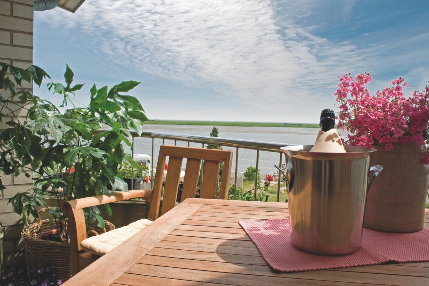 Be Bio Hotel Be Natural - Direkt Am Wasser Tönning Buitenkant foto